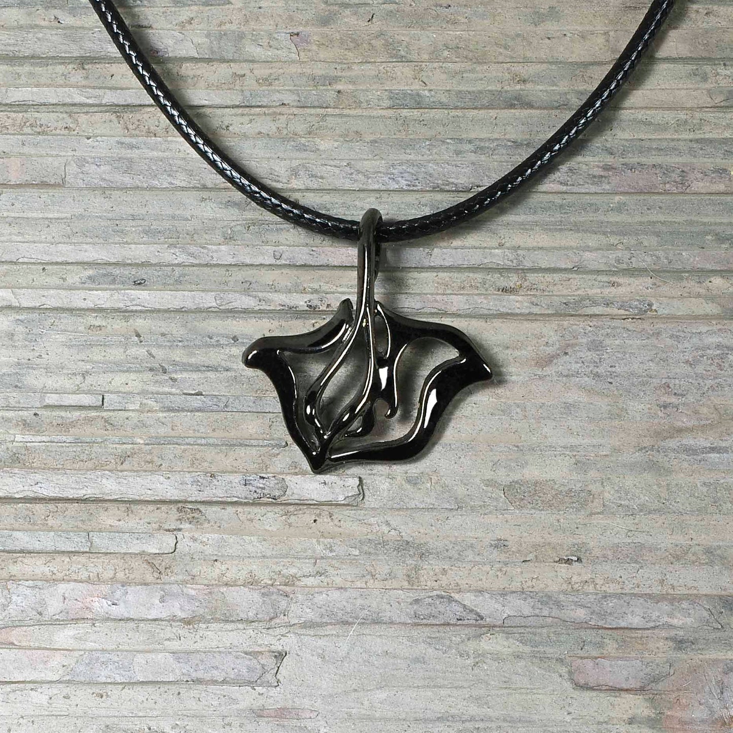Stingray Necklace for Men and Women Hematite - Manta Ray Gift for Women and Men, Stingray Necklace Jet Black, Gifts for Divers, Hematite Jewelry - The Tool Store