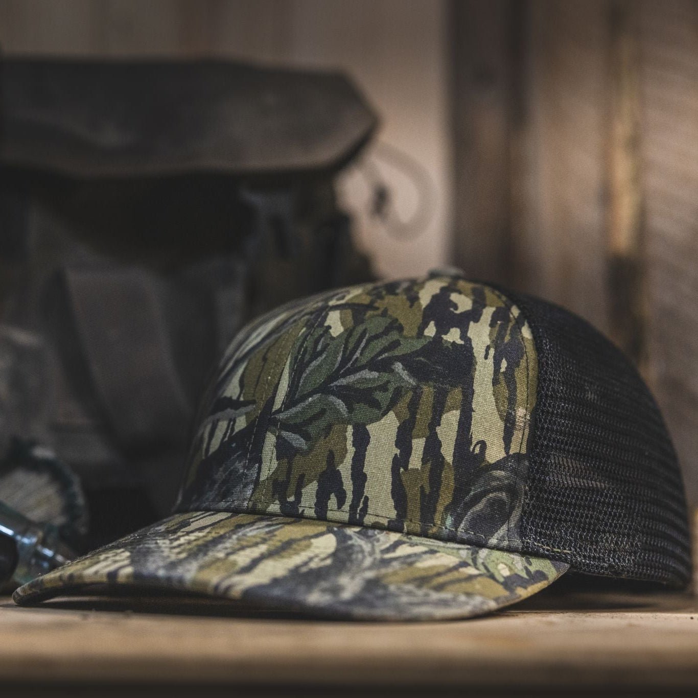 Lost Hat Co.- Mossy Oak Treestand & Black Slate - The Tool Store