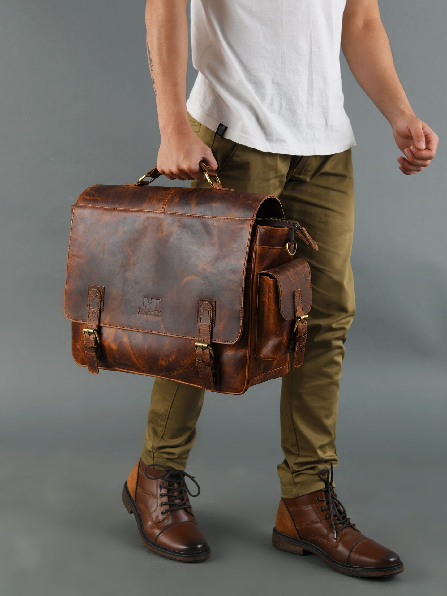 Dakota Rugged Briefcase Messenger - The Tool Store