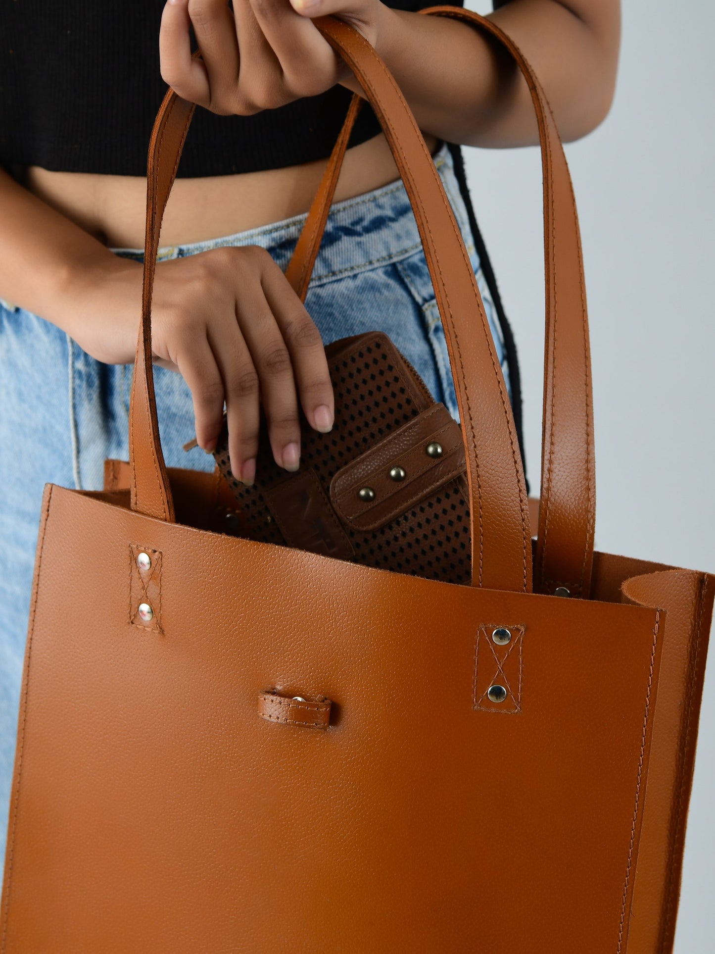 Chestnut Elegance Leather Tote - The Tool Store