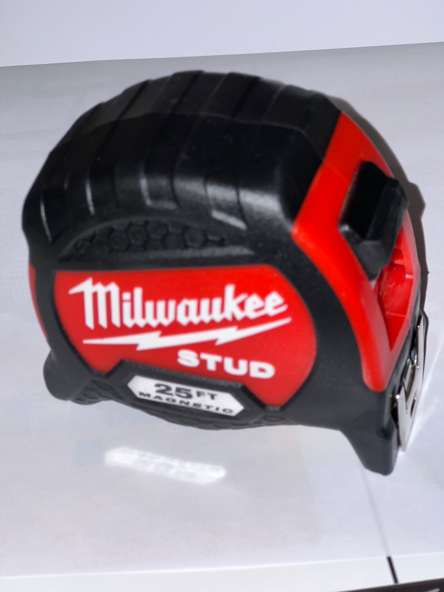 Milwaukee 25 ft. x 1-5/16 in. Gen II STUD Magnetic Tape Measure with 17 ft. Reach - The Tool Store