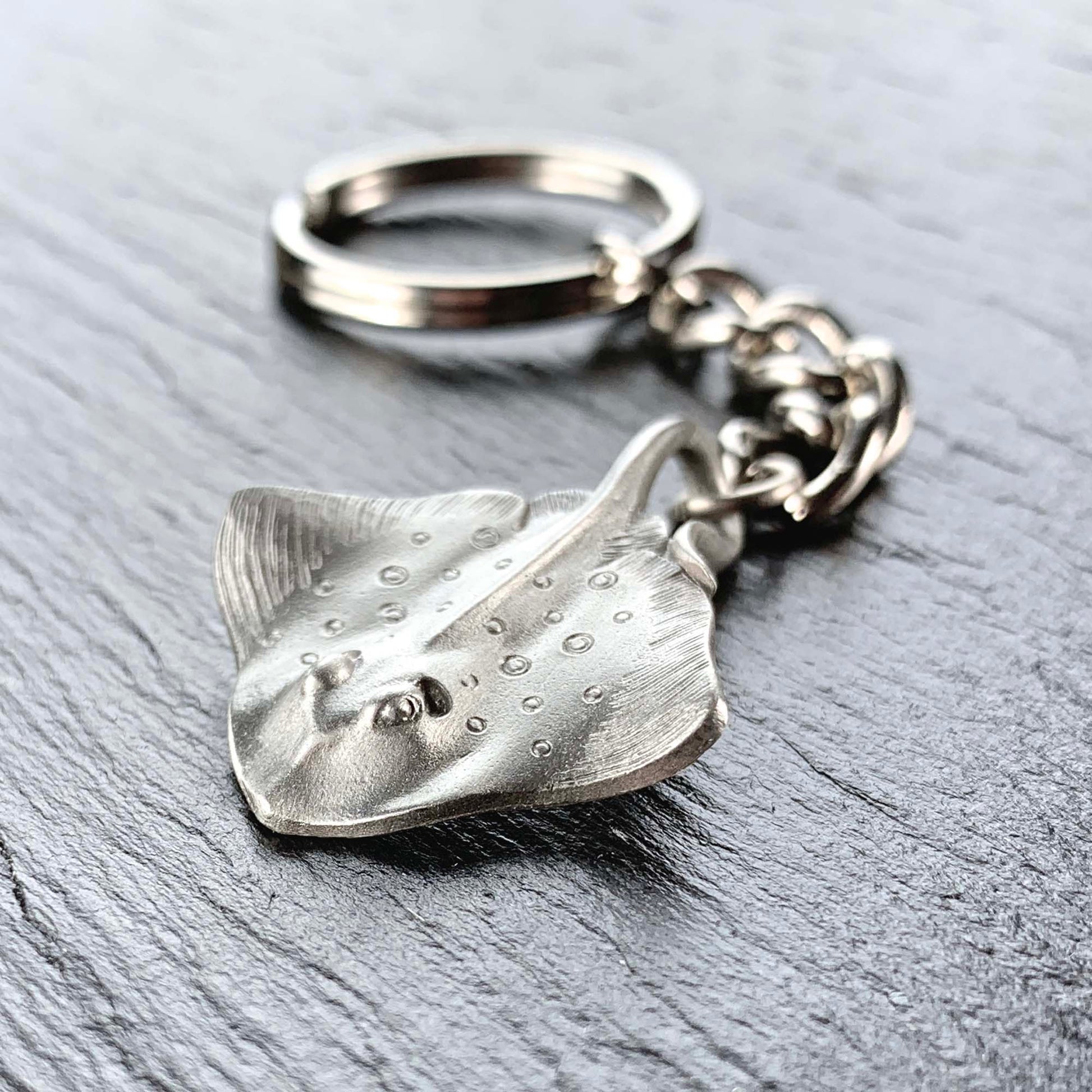 Stingray Keychain for Women and Men- Stingray Gifts for Women, Stingray Key Ring, Stingray Charm, Gifts for Scuba Divers, Sea Life Keychain - The Tool Store