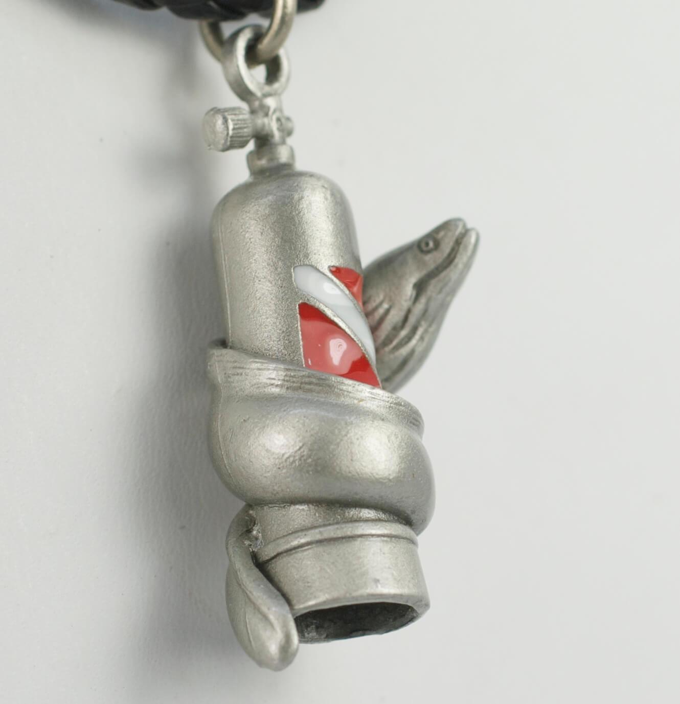 Moray Eel with Scuba Tank Necklace- Dive Gift for Women and Men, Realistic Moray Eel Scuba Tank Necklace with Diver Flag, Gifts for Divers, Scuba Gift - The Tool Store