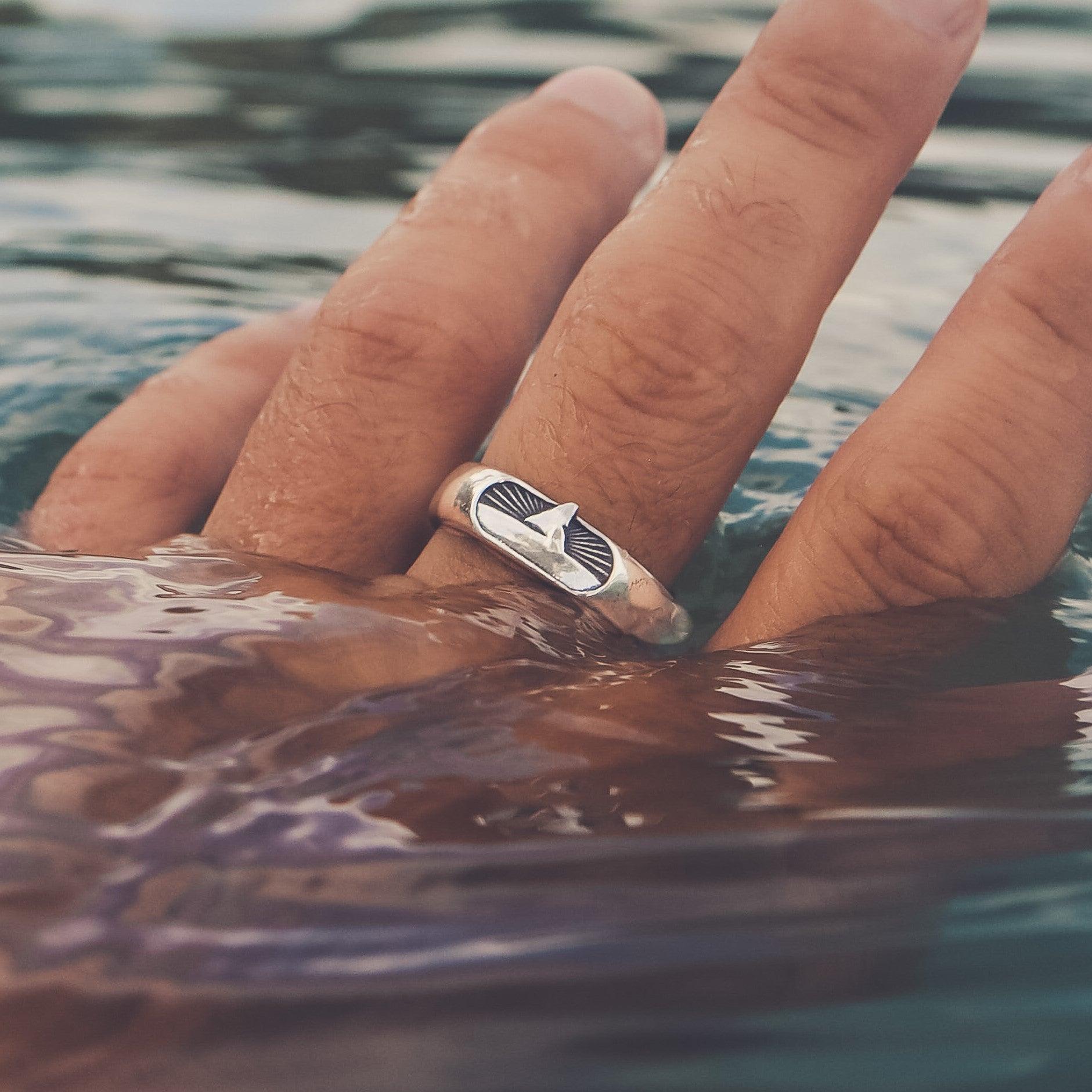 Shark Tracker Ring - The Tool Store